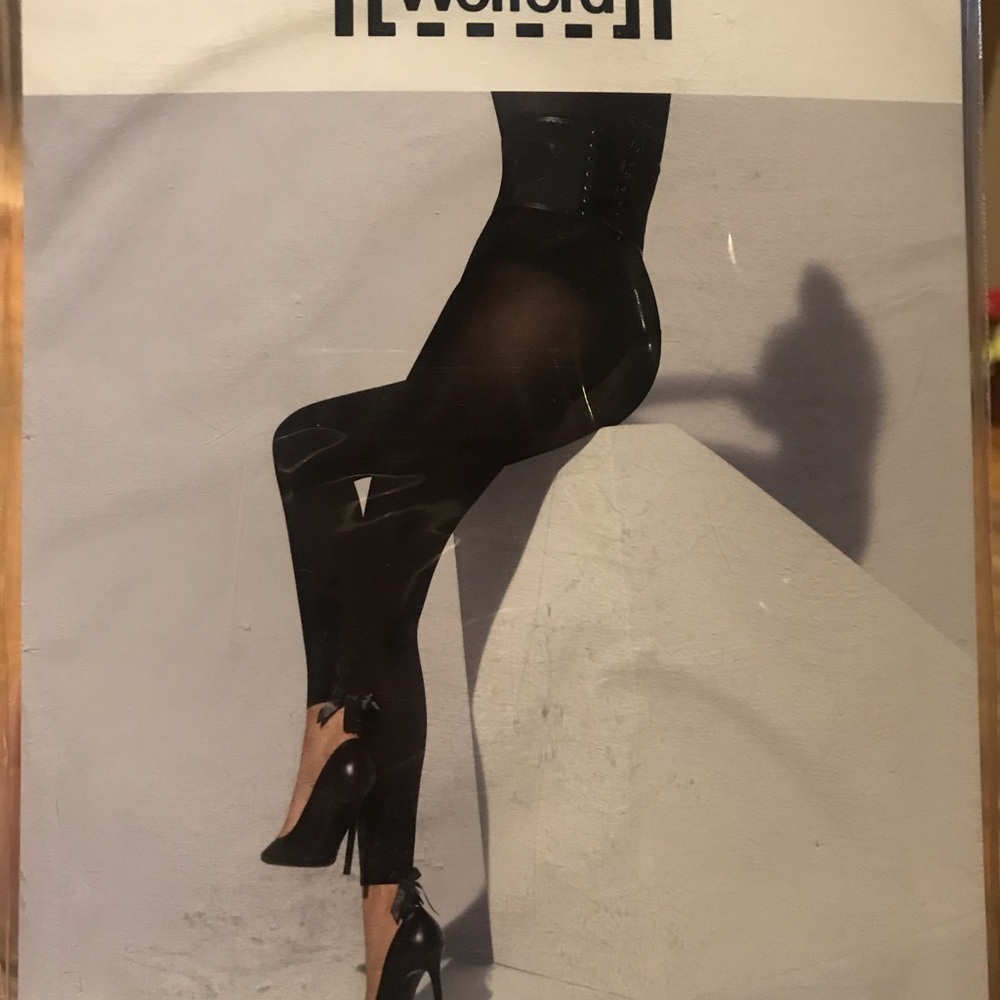 Brand new Wolford jabot leggings